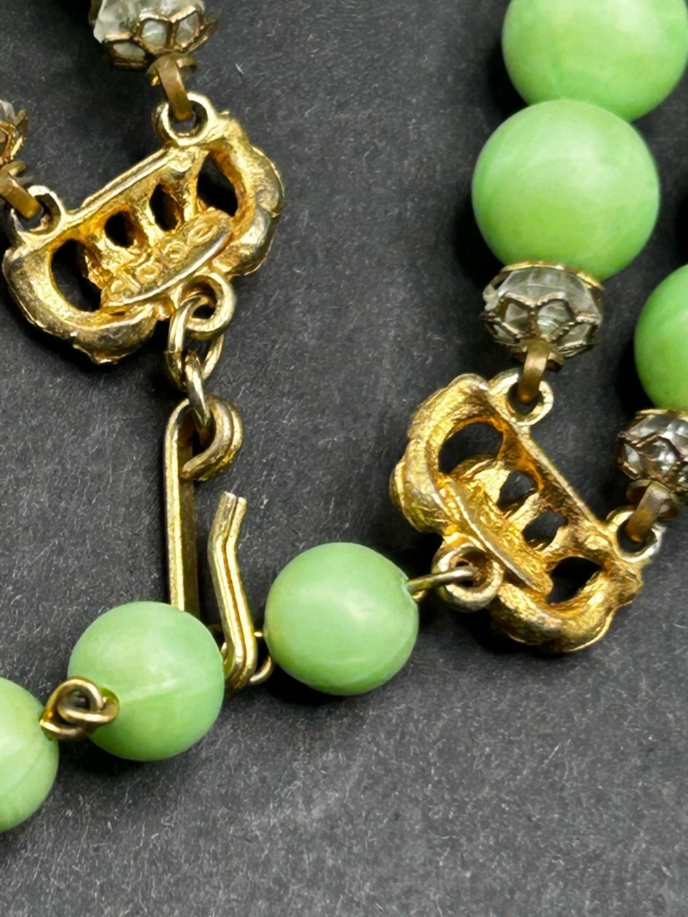 Rare Hobe Lime Green Double-Strand Beaded Necklace & Clip Earrings Demi Parure - Picture 4 of 10
